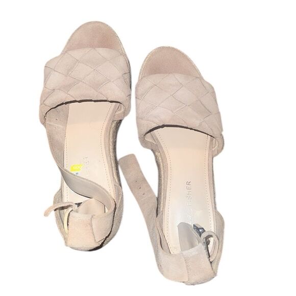 Marc Fisher Women's Suede Cream Woven Sandals 7 M - Picture 2 of 5